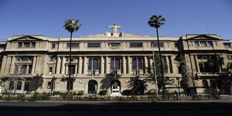 Pontificia Universidad Católica de Chile (UC)